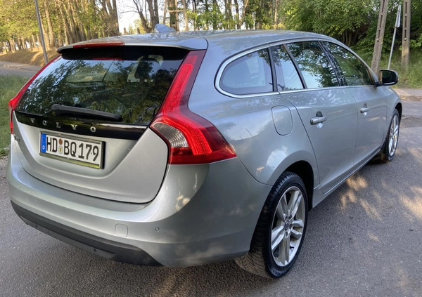 Volvo V60 cena 24900 przebieg: 177000, rok produkcji 2012 z Białogard małe 301